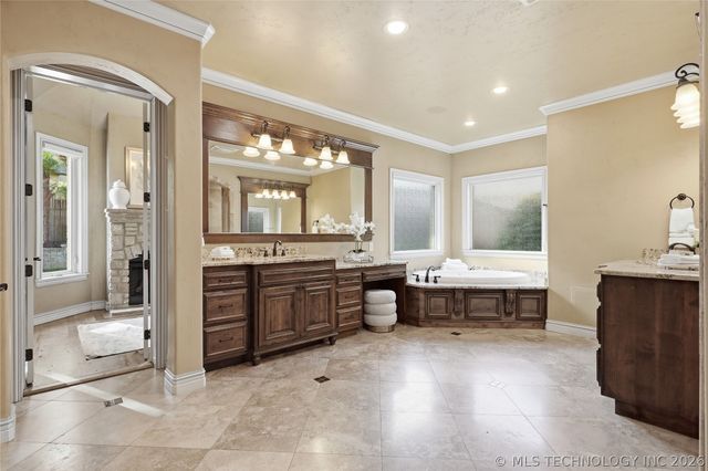 8001 S Galveston Court, Tulsa, OK 74132