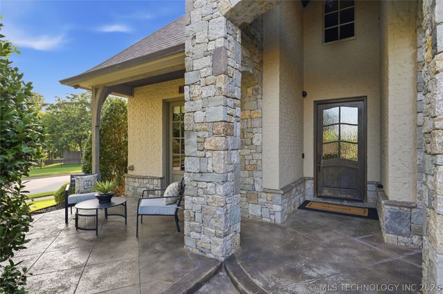 8001 S Galveston Court, Tulsa, OK 74132