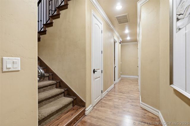 8001 S Galveston Court, Tulsa, OK 74132