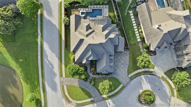 8001 S Galveston Court, Tulsa, OK 74132