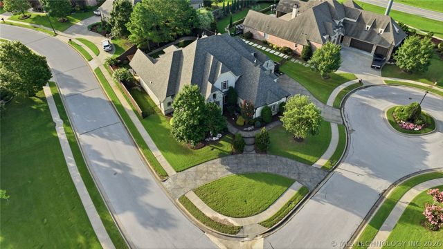 8001 S Galveston Court, Tulsa, OK 74132