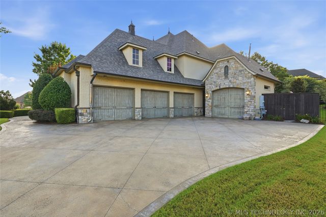 8001 S Galveston Court, Tulsa, OK 74132