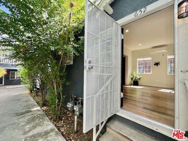 652 N Dillon Street, Los Angeles, CA 90026