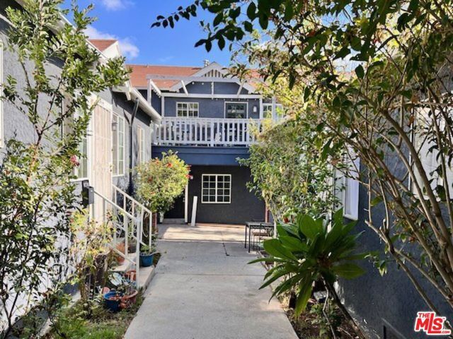 652 N Dillon Street, Los Angeles, CA 90026