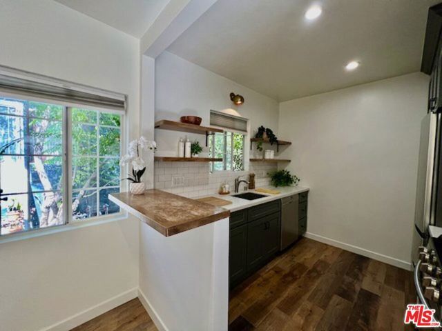 652 N Dillon Street, Los Angeles, CA 90026