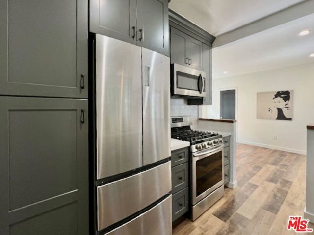 652 N Dillon Street, Los Angeles, CA 90026