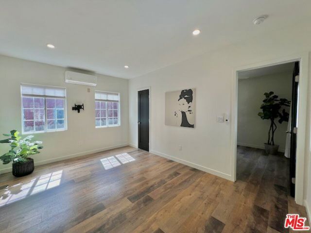 652 N Dillon Street, Los Angeles, CA 90026
