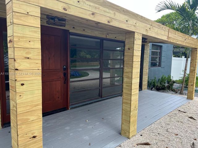 14825 Garden Dr, Miami, FL 33168