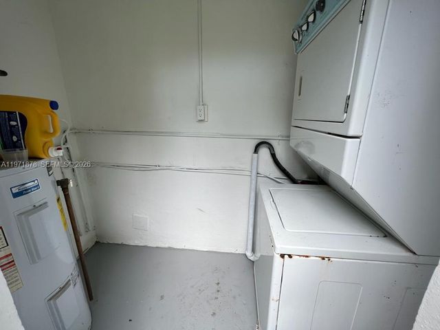 14825 Garden Dr, Miami, FL 33168