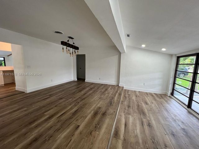 14825 Garden Dr, Miami, FL 33168