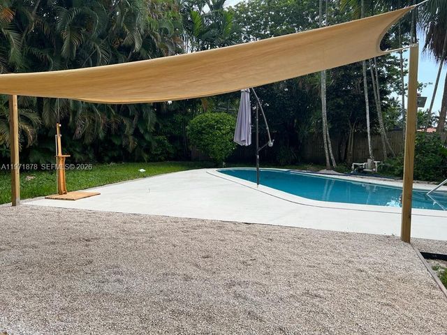 14825 Garden Dr, Miami, FL 33168