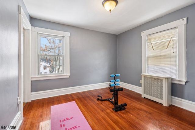 48 Laurel Ave, East Orange City, NJ 07017