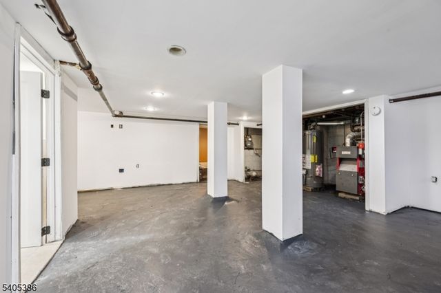 48 Laurel Ave, East Orange City, NJ 07017