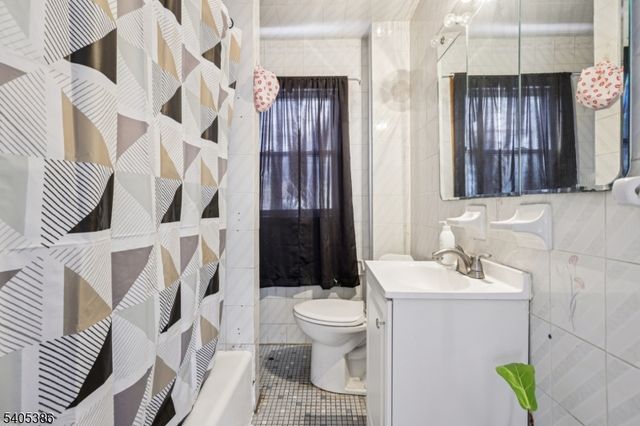 48 Laurel Ave, East Orange City, NJ 07017