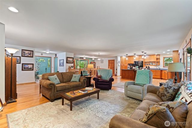 5716 Gahs Road S, Roy, WA 98580