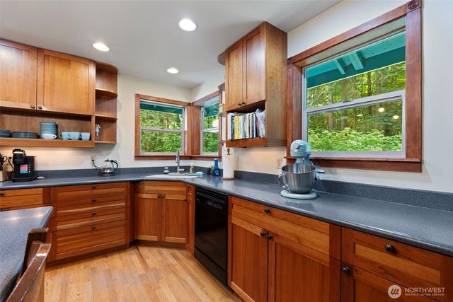 5716 Gahs Road S, Roy, WA 98580