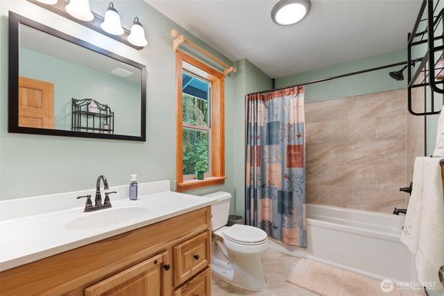 5716 Gahs Road S, Roy, WA 98580