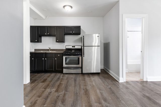 5860 N Kenmore Avenue 104, Chicago, IL 60660