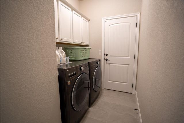 1215 Davis ST, Taylor, TX 76574
