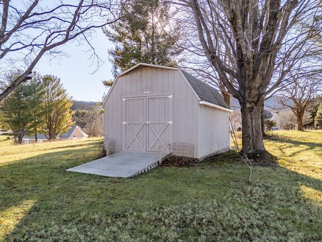 283 Orchard Lake DR, Daleville, VA 24083