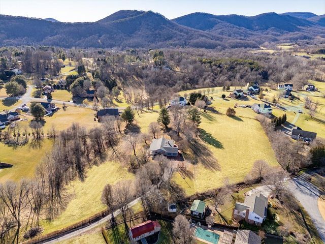 283 Orchard Lake DR, Daleville, VA 24083