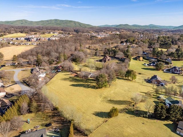 283 Orchard Lake DR, Daleville, VA 24083