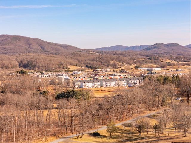 283 Orchard Lake DR, Daleville, VA 24083