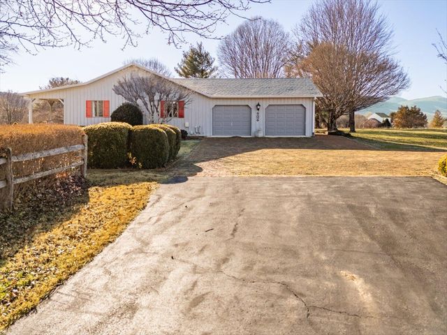 283 Orchard Lake DR, Daleville, VA 24083