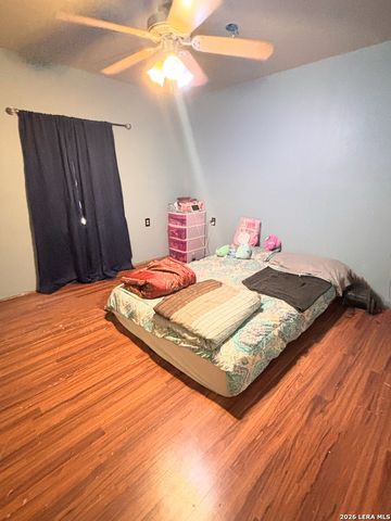 23038 Grand Spring Dr, Elmendorf, TX 78112