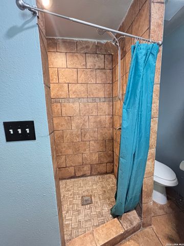 23038 Grand Spring Dr, Elmendorf, TX 78112