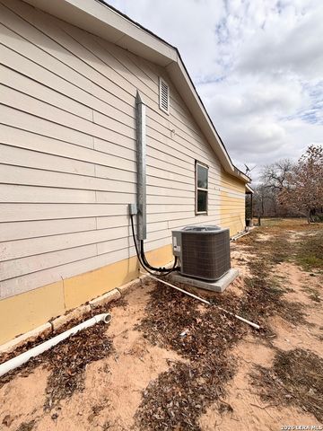 23038 Grand Spring Dr, Elmendorf, TX 78112