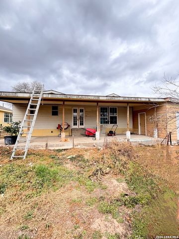 23038 Grand Spring Dr, Elmendorf, TX 78112