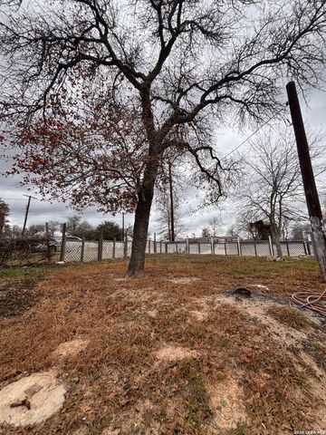 23038 Grand Spring Dr, Elmendorf, TX 78112