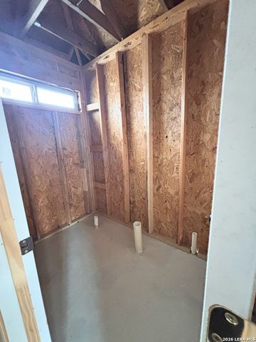 23038 Grand Spring Dr, Elmendorf, TX 78112