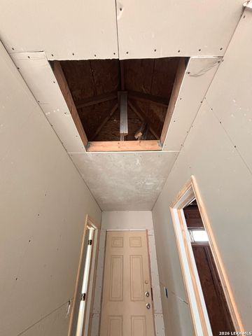 23038 Grand Spring Dr, Elmendorf, TX 78112