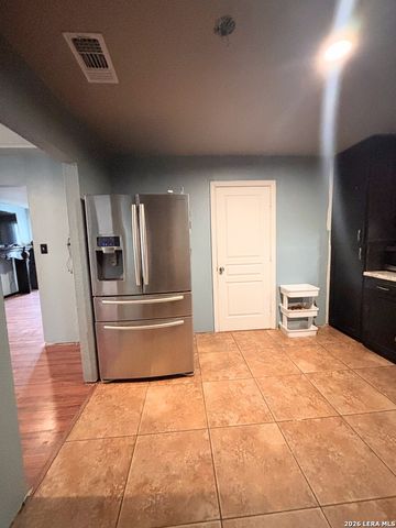 23038 Grand Spring Dr, Elmendorf, TX 78112