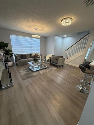 2244 NE 42nd Ave 2244, Homestead, FL 33033