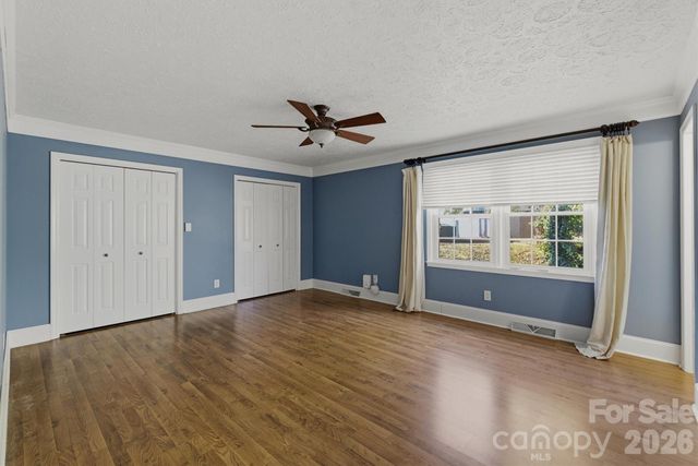 1750 10th Street Court NW, Hickory, NC 28601