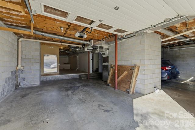 1750 10th Street Court NW, Hickory, NC 28601