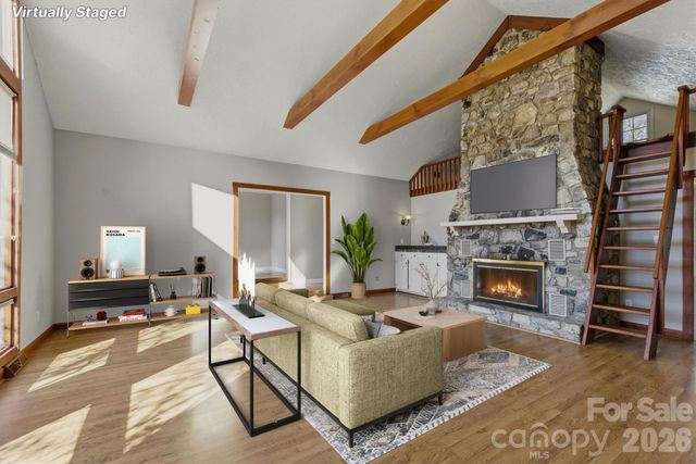 1750 10th Street Court NW, Hickory, NC 28601