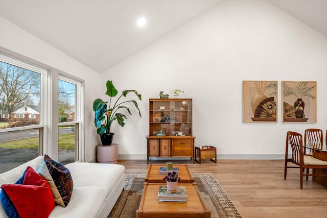 2910 Simmons Ave, Nashville, TN 37211