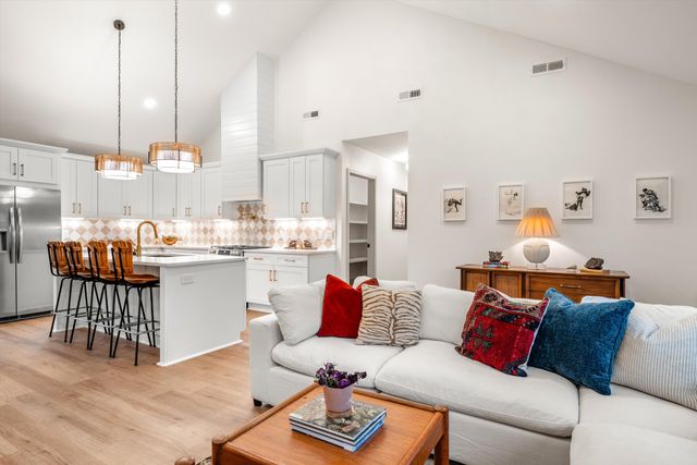 2910 Simmons Ave, Nashville, TN 37211