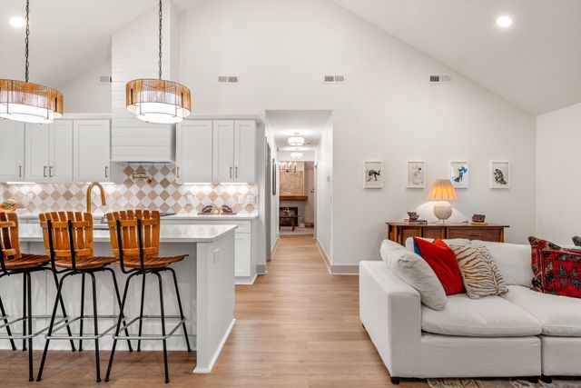 2910 Simmons Ave, Nashville, TN 37211