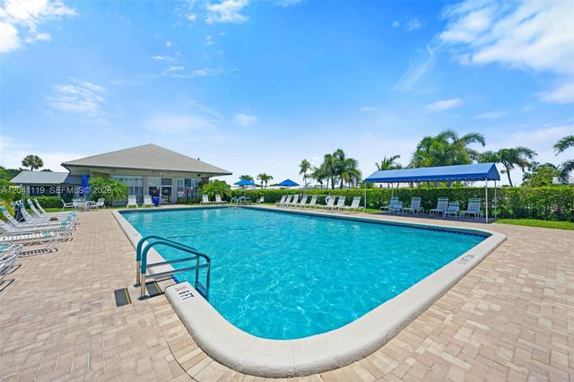 1116 Lake Ter 208, Boynton Beach, FL 33426