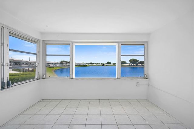 1116 Lake Ter 208, Boynton Beach, FL 33426