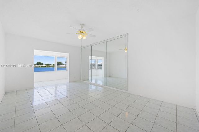 1116 Lake Ter 208, Boynton Beach, FL 33426