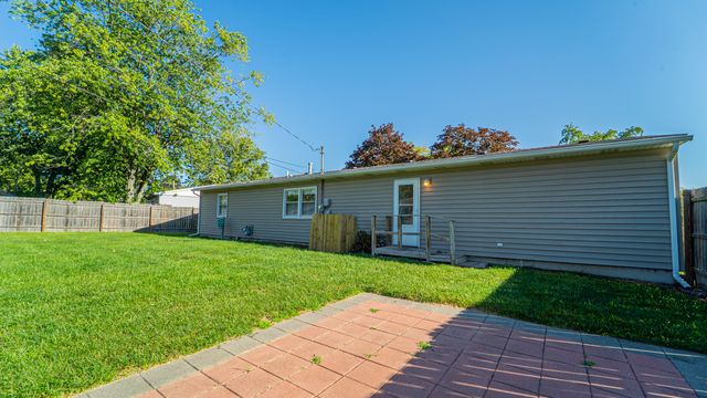 654 Nome Road, Valparaiso, IN 46385