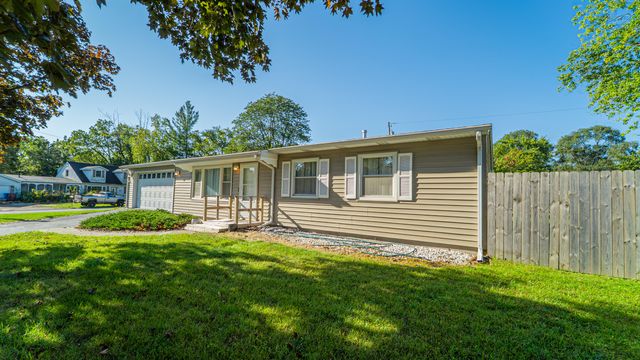 654 Nome Road, Valparaiso, IN 46385