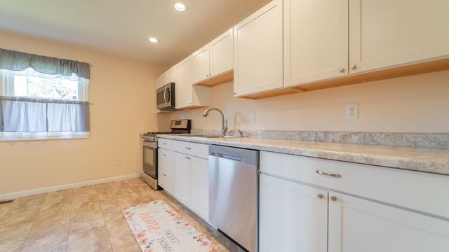 654 Nome Road, Valparaiso, IN 46385