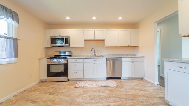 654 Nome Road, Valparaiso, IN 46385